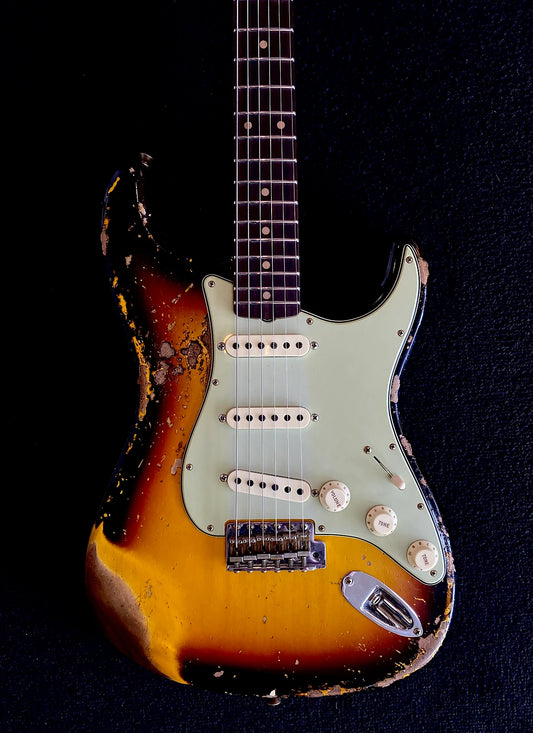 Fender Custom Shop '61 Stratocaster Heavy Relic Super Faded Aged Sunburst