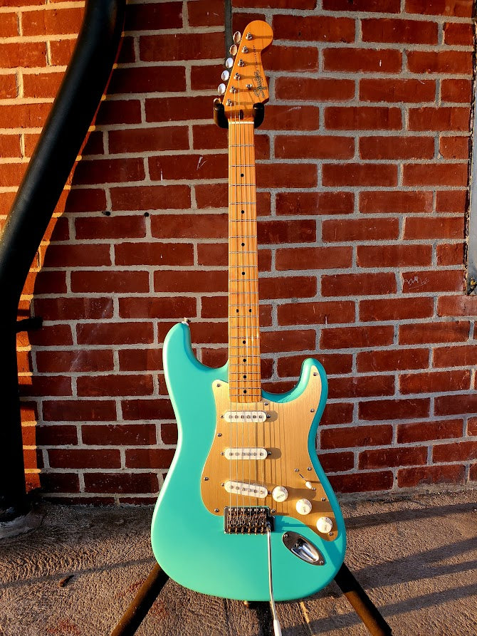 Squier 40th Anniversary Vintage Edition Stratocaster Satin Sea Foam Green
